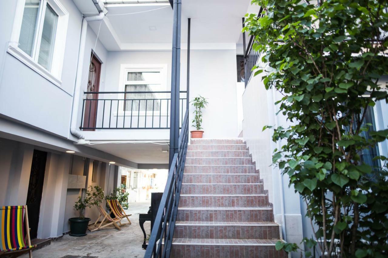 Central Apart-Hotel バトゥーミ エクステリア 写真